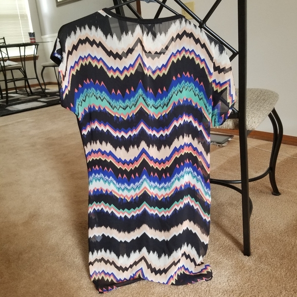 Top - Picture 2 of 4